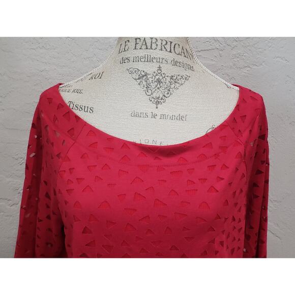 Perseption Concept Red Triangle Shape See Through Side HighLow 3/4 Sleeve Blouse - Picture 2 of 10